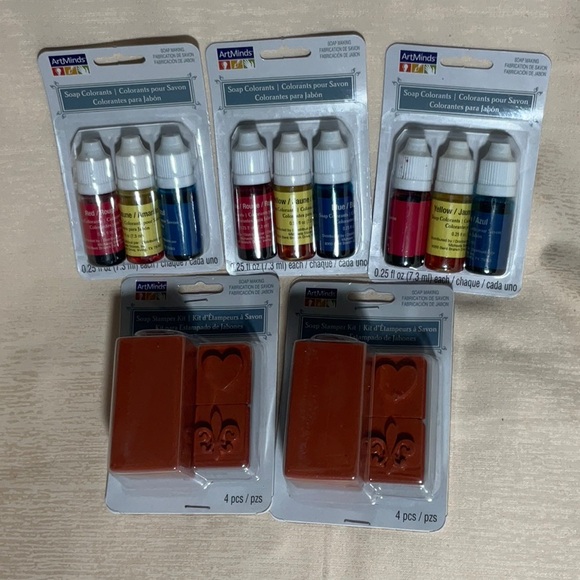 Bundle of 3 Soap Colorants & 2 Soap Stamper Kits - Picture 1 of 7